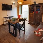 Sweet Light And Romance On First Floor 페루자
