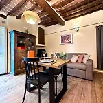 Sweet Light And Romance On First Floor * 페루자