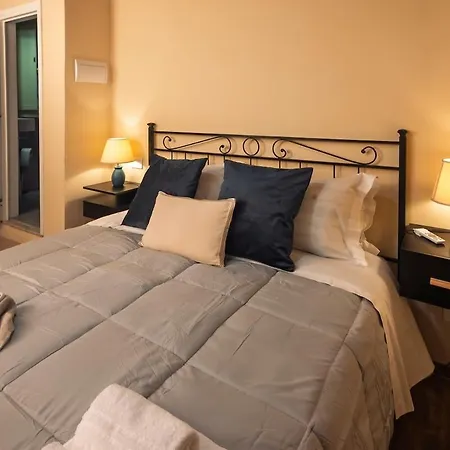 Sweet Light&romance On First Floor Appartement