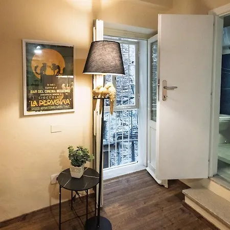 Sweet Light&romance On First Floor Appartement