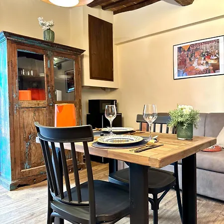 Sweet Light And Romance On First Floor Perugia