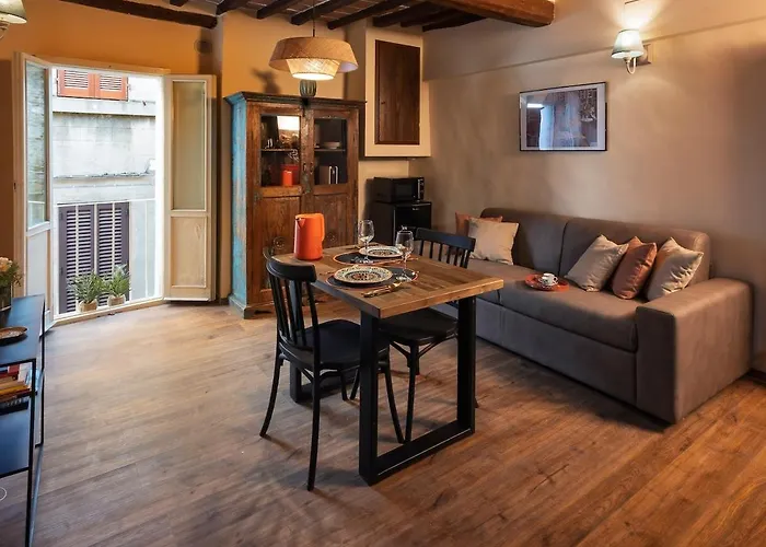 Sweet Light And Romance On First Floor Perúgia