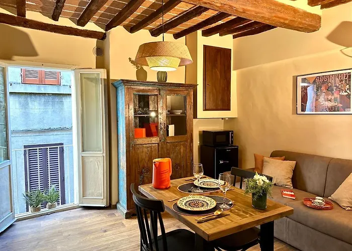 Sweet Light And Romance On First Floor *